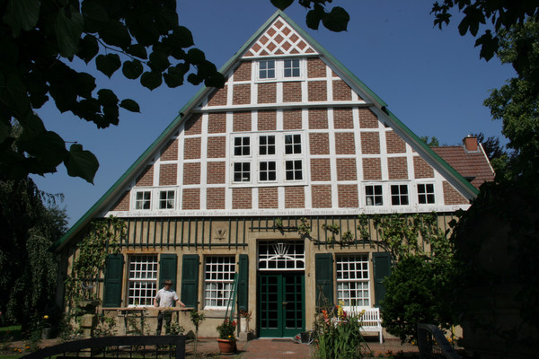 Töddenhaus Haus Nieland mit imposantem Fachwerkgiebel